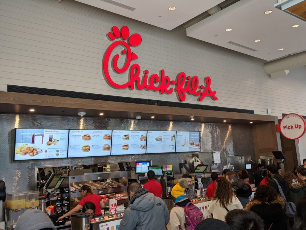 3840px-Chick-fil-A_at_Yonge_and_Bloor_-_02