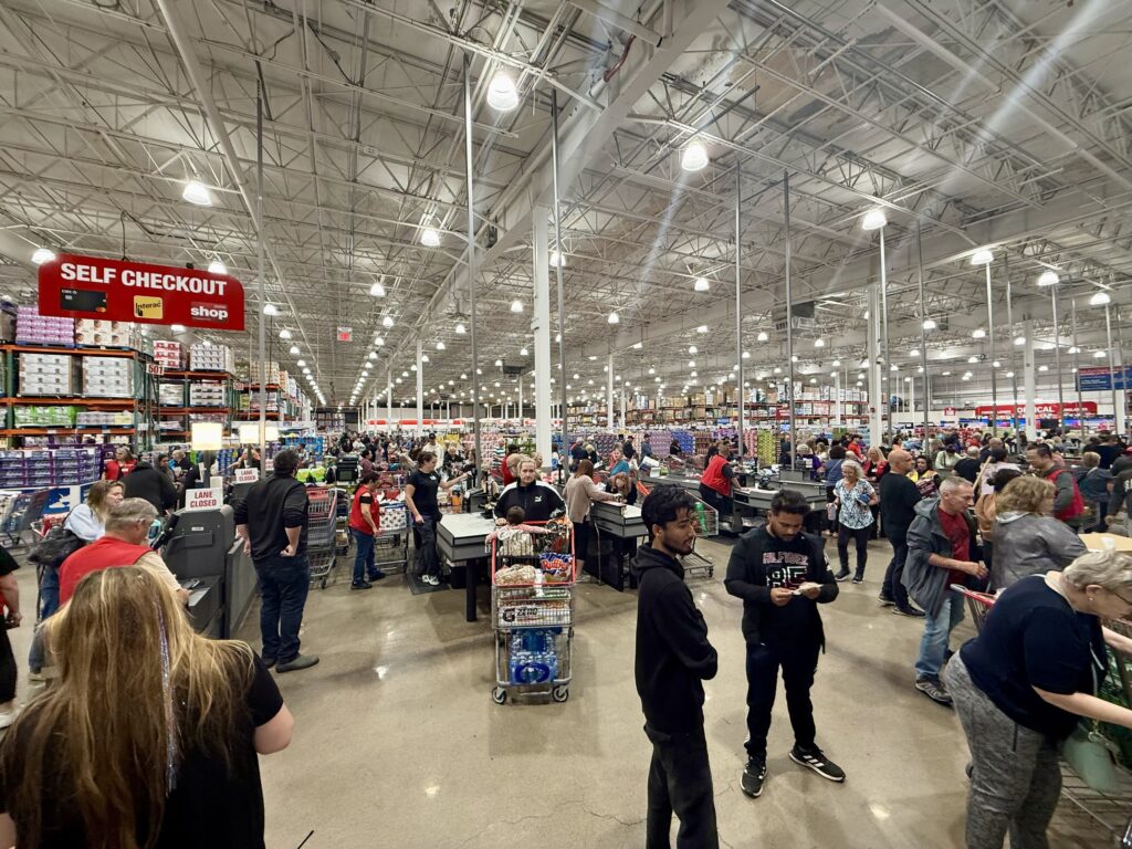 3840px-Costco_in_Barrie_-_02
