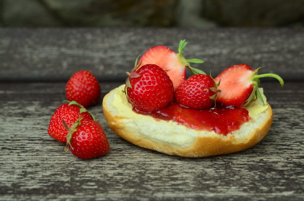 congerdesign-strawberries-815057