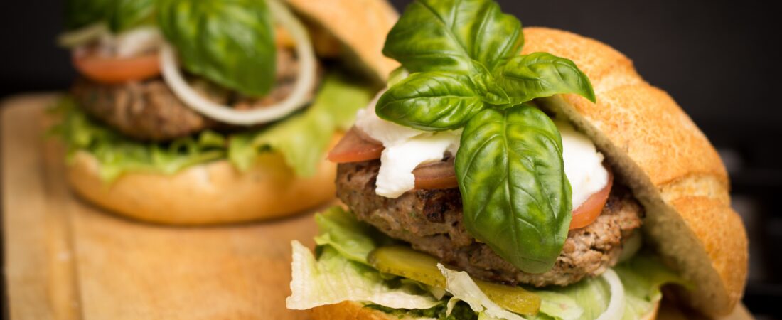 The Burger Chain Quietly Shutting Down Locations Across California