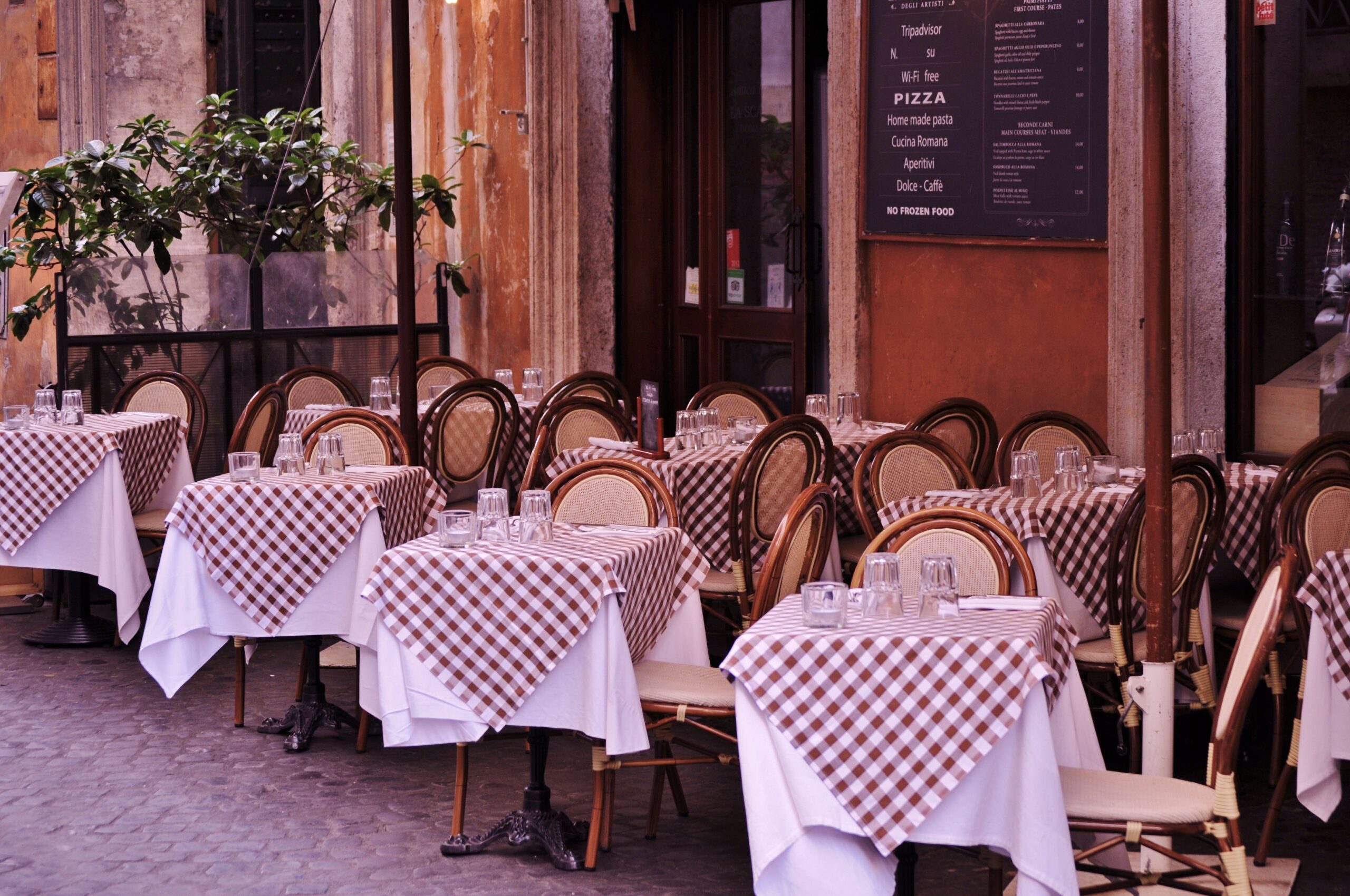 This Italian Chain Once Had Over 100 Locations. Two Bankruptcies Later, It’s Nearly Gone
