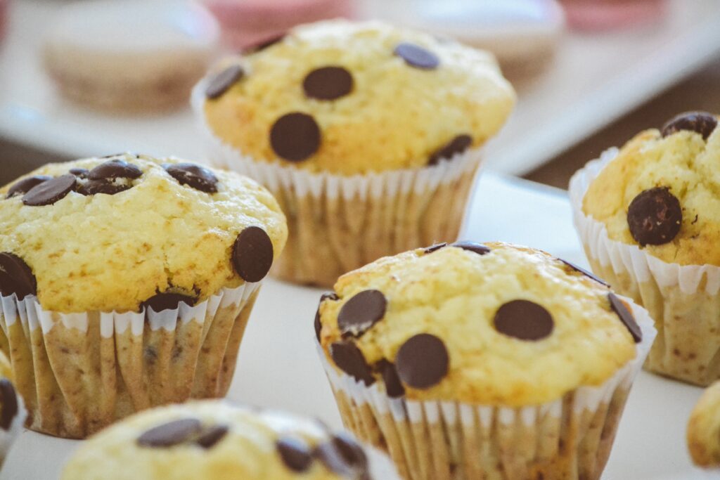 pexels-cupcakes-2179039
